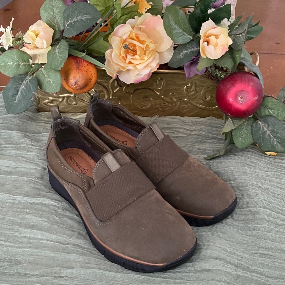 Baretraps loafers green color
